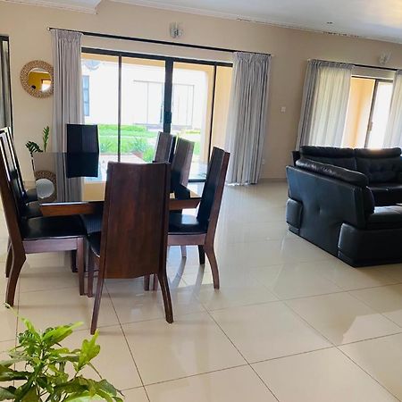 Styled Bed And Breakfast Palapye Екстериор снимка
