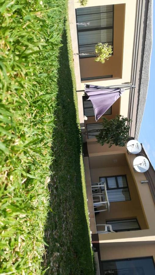 Styled Bed And Breakfast Palapye Екстериор снимка