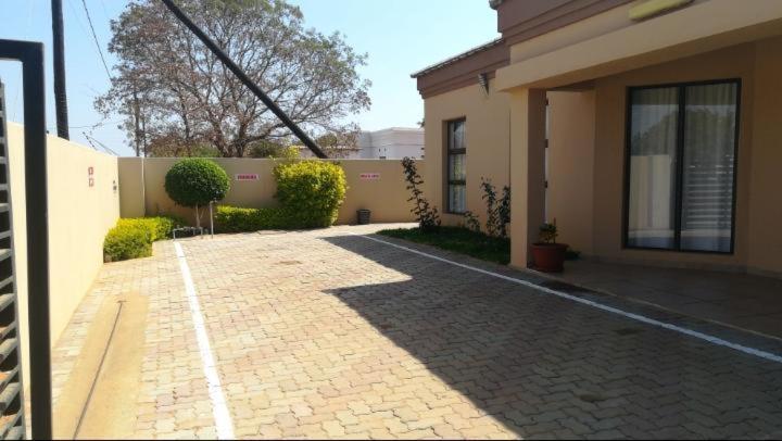Styled Bed And Breakfast Palapye Екстериор снимка