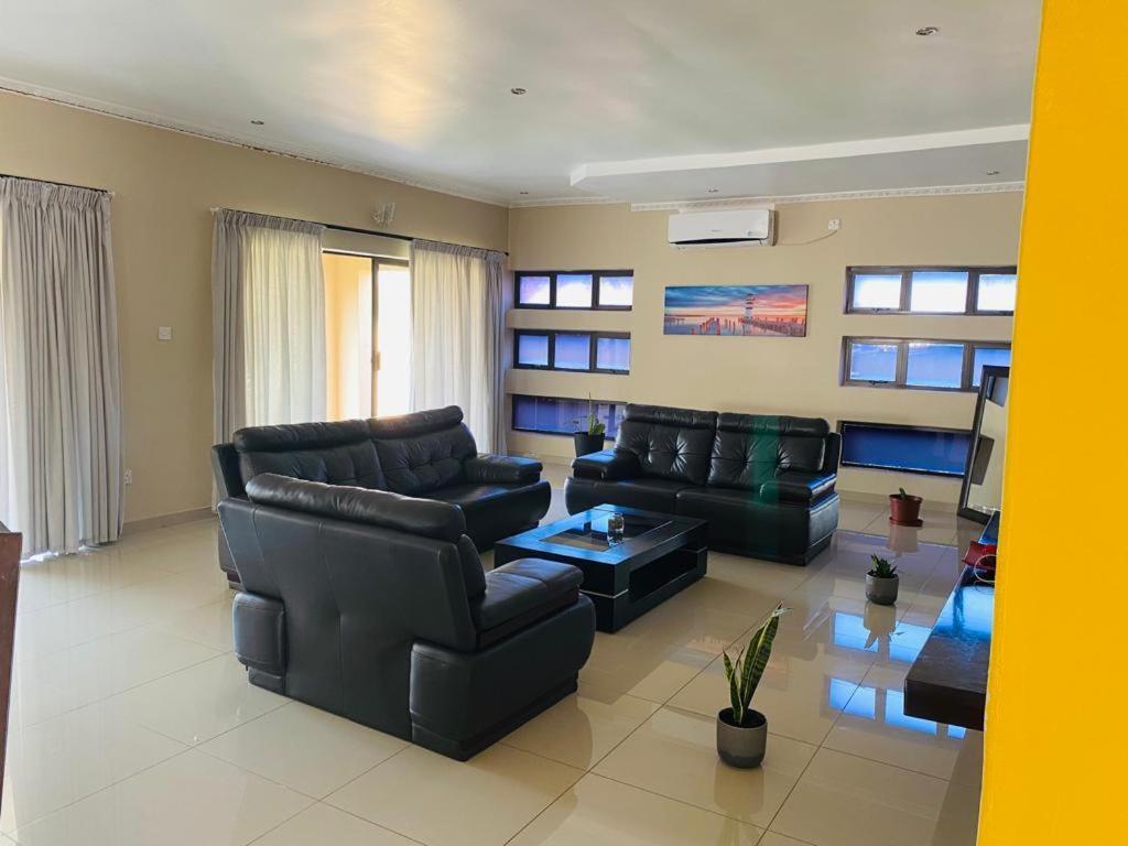 Styled Bed And Breakfast Palapye Екстериор снимка